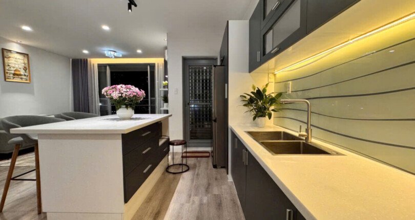 z6511899663522 019651af9786ee54860d598c685f8319 810x430 - Bán Green Valley Block A Tầng 3 dt 120m 3 phòng giá 9,8 tỷ