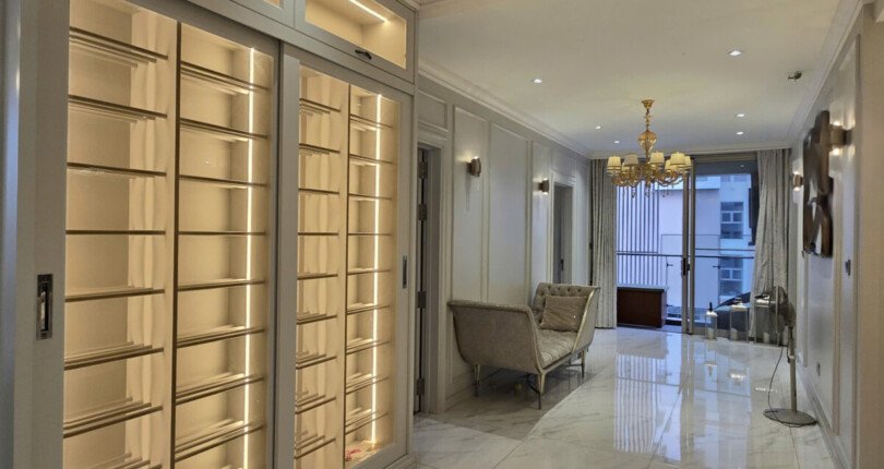 z6525679536296 7e2176f4fb7161f6c9c072b82dd6272e 810x430 - Bán Midtown M6 Block C Tầng 3 dt 130m 3 phòng giá 13,5 tỷ