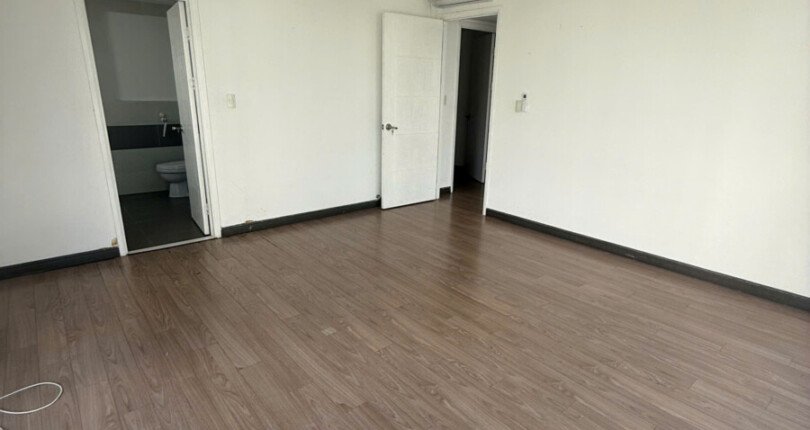 z6525680197651 c5e8d7199b6e84f9445d82234be9681f 810x430 - Bán Happy Valley Block I Tầng 7 dt 100m 3 phòng giá 7,9 tỷ