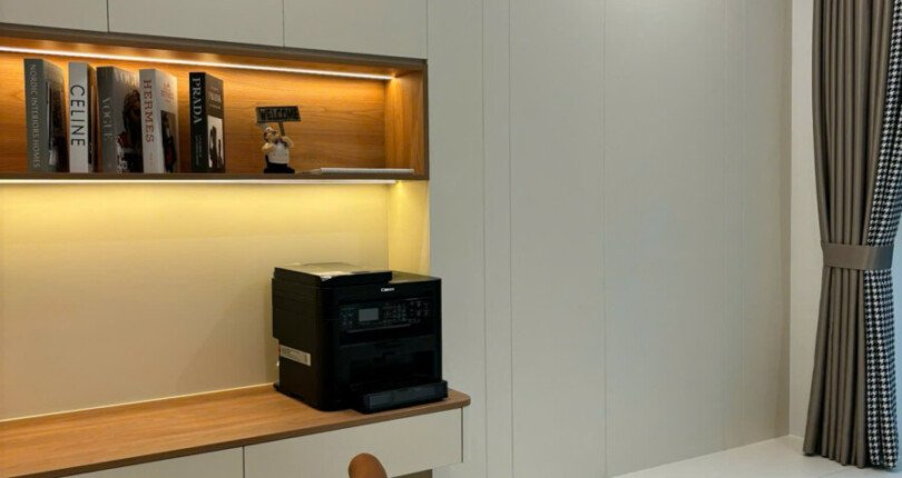 z6525682126531 eba085b53f2f8642d05c6b9bf9aa47e6 810x430 - Cho thuê Cardinal Court Block B Tầng 2 dt 101m 3 phòng giá 2000usd