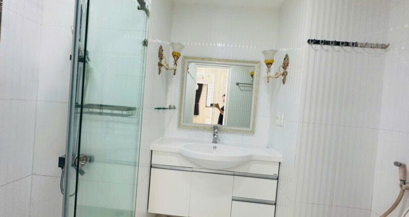 z6525687523095 e70f3e033211ca03e6b49126bbefada3 810x430 - Bán Green Valley Block C Tầng 2 dt 128m 3 phòng giá 9 tỷ