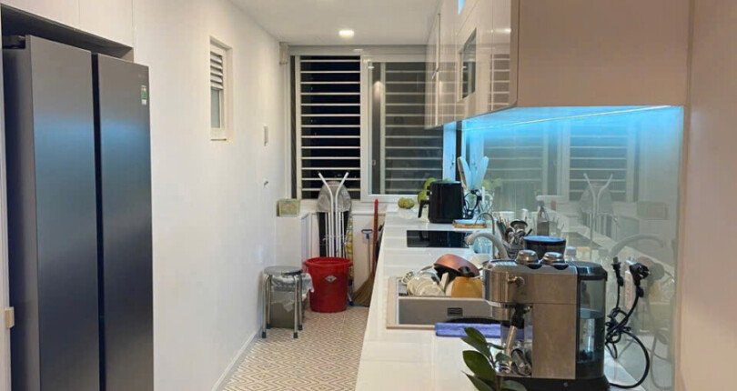 bep can ho ban 2 810x430 - Bán căn hộ chung cư Grand View , diện tích 118m2, giá 10 tỷ, đầy đủ nội thất, nhà đang có hợp đồng thuê.
