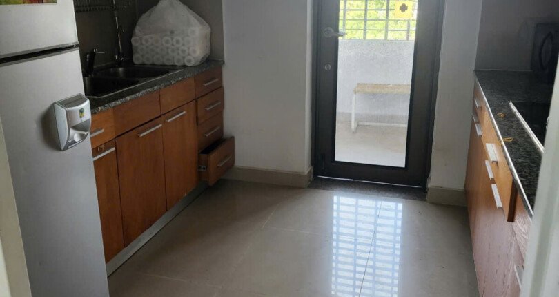 bep can ho ban 20 810x430 - Bán căn hộ The Panaroma, diện tích 128m2, 03pn, giá 12,8 tỷ, nhà đang trống, xem nhà dễ.