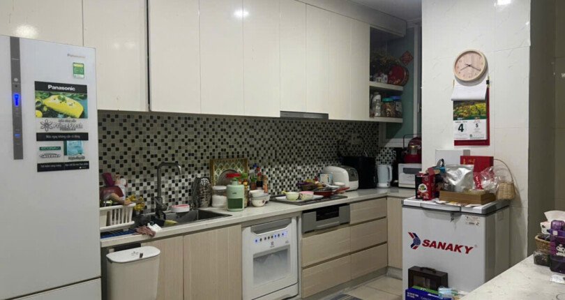 bep rong rai 1 810x430 - Giá mua bán căn hộ 2pn block B chung cư Belleza Quận 7 T6/2025