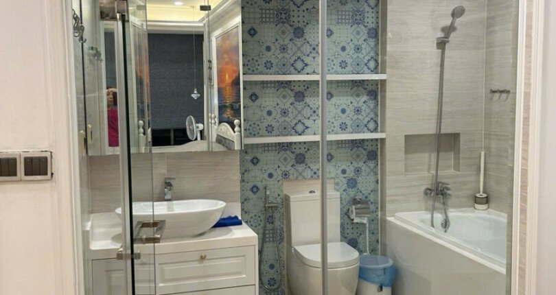 can ho ban co 2 toilet day du thiet bi cao cap 810x430 - Giá mua bán căn hộ 2pn block A view sông chung cư Midtown m7 Phú Mỹ Hưng Quận 7 T5/2025
