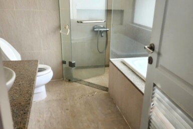 can-ho-ban-co-2-toilet-hoan-thien-nhu-hinh