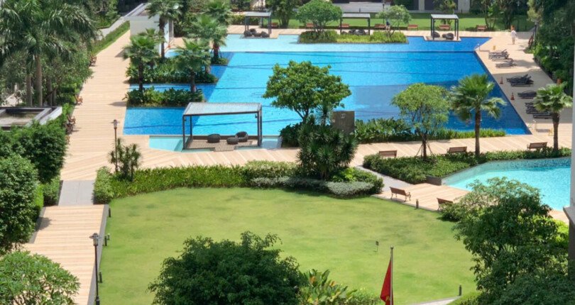 can ho ban truc dien ho boi 810x430 - Giá mua bán căn hộ 2pn 75m2 block B view hồ bơi chung cư Saigon South Nhà Bè T5/2025