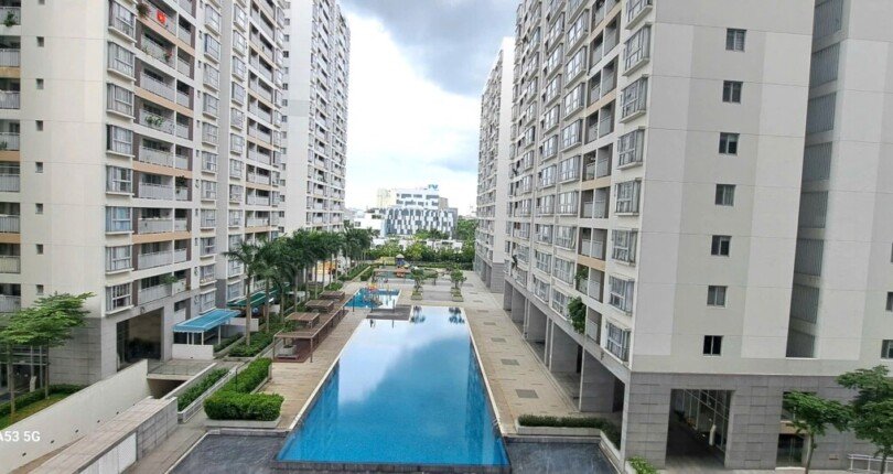 can ho ban truc dien ho boi noi khu 810x430 - Giá mua bán căn hộ 3pn Tháp B chung cư Scenic Valley 1 Quận 7 T6/2025