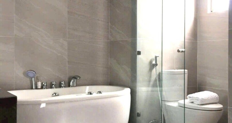 can ho co 2 toilet day du thiet bi 810x430 - Bán gấp căn hộ 3pn view biệt thự block A chung cư Hưng Phúc Happy Residence giá 8 tỷ