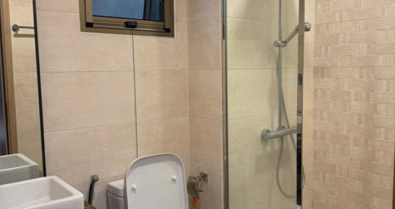 can ho co 2 toilet hoan thien nhu hinh 3 810x430 - Giá mua bán căn hộ 2pn block H chung cư The Peak m8 Quận 7 T5/2025