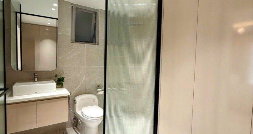 can ho co 2 toilet hoan thien nhu hinh 6 810x430 - Bán gấp căn hộ 3pn Tháp B chung cư Scenic Valley 1, 133m2, view sông, giá 12,8 tỷ