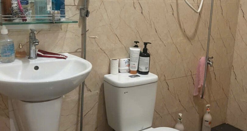 can ho co 2 toilet nhu hinh 810x430 - Giá mua bán căn hộ 2pn block B chung cư Belleza Quận 7 T6/2025