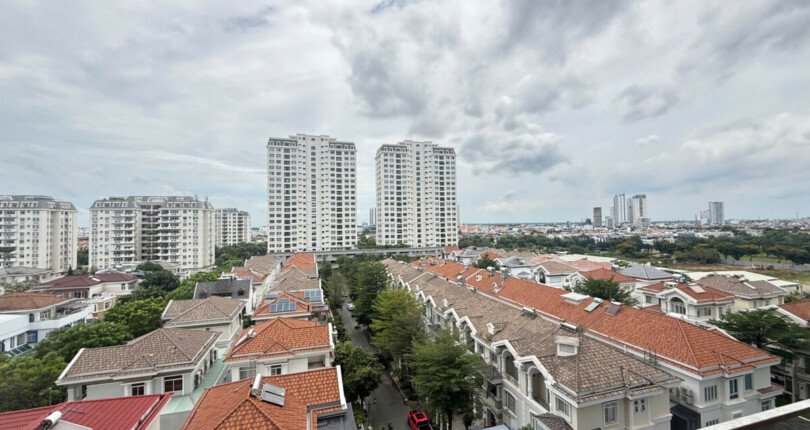 can ho lien ke khu biet thu 810x430 - Bán căn hộ The Antonia 2pn block A view biệt thự giá 8,3 tỷ