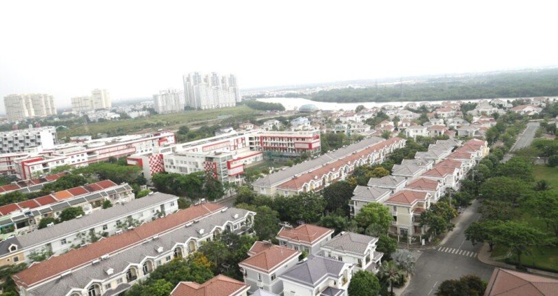 can ho lien ke khu biet thu va truong hoc canada 810x430 - Giá mua bán căn hộ 3pn block D chung cư Hưng Phúc Happy Residence Quận 7 T5/2025