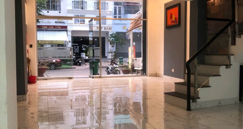 cho thue nha pho hung gia 2 11 810x430 - Cho thuê nhà phố mặt tiền lớn khu Hưng Gia 2. Gồm trệt lửng-2 lầu sân thượng- Hiện đang trống- Giá thuê 2.100 USD/Tháng