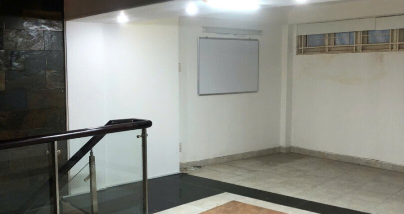 cho thue nha pho hung gia 2 13 810x430 - Cho thuê nhà phố mặt tiền lớn khu Hưng Gia 2. Gồm trệt lửng-2 lầu sân thượng- Hiện đang trống- Giá thuê 2.100 USD/Tháng
