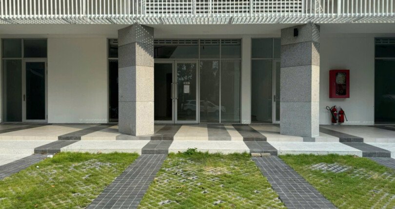 chp thue shop scenic 2 12 810x430 - Cần cho thuê Shop tại Chung cư Scenic Valley 2. DT sàn 201m2 gồm 1 trệt 1 lầu. Giá thuê 3.000 USD/Tháng