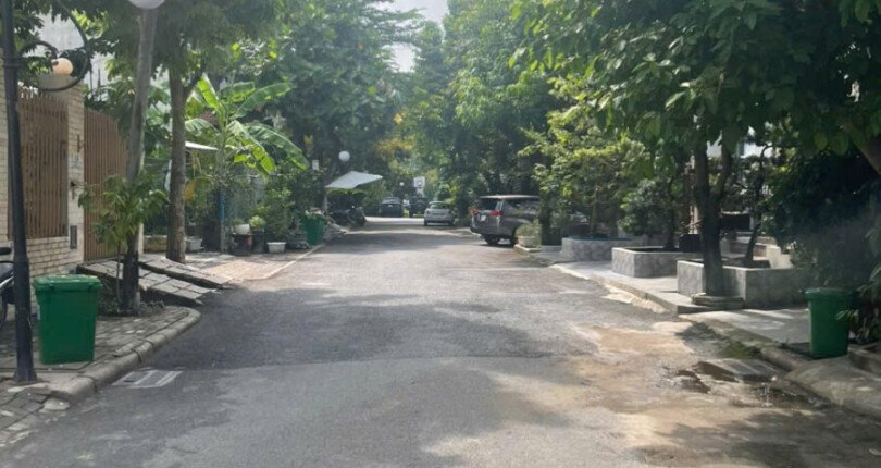 duong noi khu my toan 1 810x430 - Giá mua bán nhà Biệt thự song lập có hầm đường Nội khu Mỹ Toàn 1 Quận 7 T5/2025