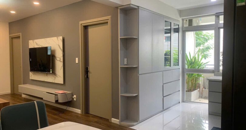 goc phong khach 810x430 - Giá mua bán căn hộ 2pn block L chung cư Hưng Vượng 2 Quận 7 T5/2025