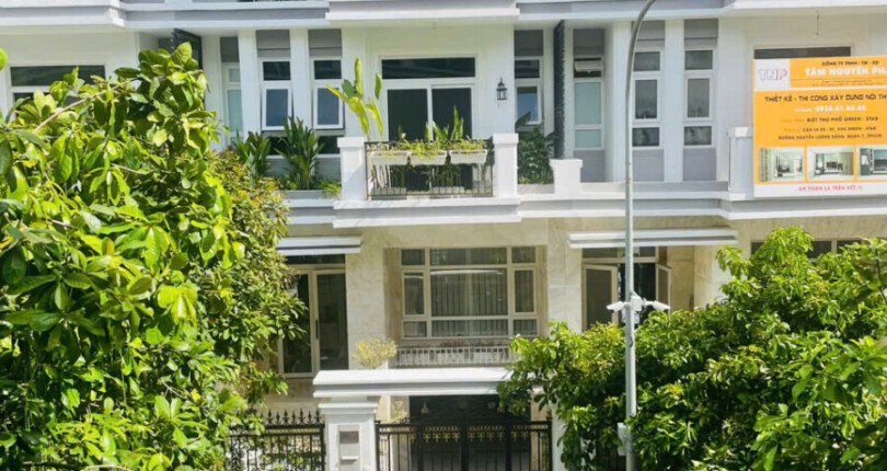 hinh anh cho thue nha biet thu nguyen can kdc green star quan 7 t5 2025 810x430 - Giá cho thuê nhà Biệt thự nguyên căn 5pn có thang máy kdc Green Star Quận 7 T5/2025