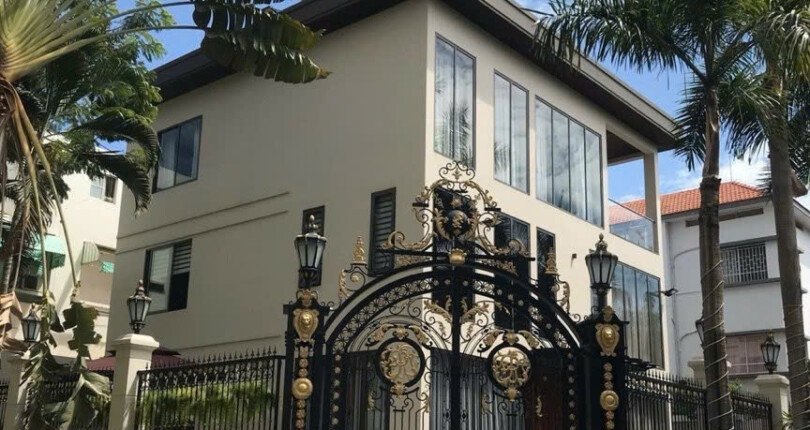 hinh anh cho thue nha biet thu phu my hung co ho boi t5 2025 810x430 - Giá cho thuê nhà Biệt thự đơn lập Phú Mỹ Hưng có hồ bơi và hồ cá koi sang trọng