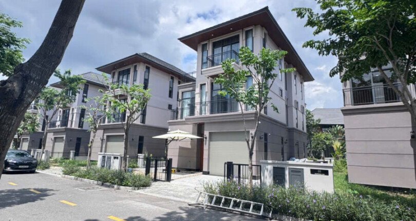 hinh anh mua ban nha biet thu nguyen can noi khu zeitgeist nha be t6 2025 810x430 - Giá mua bán nhà Biệt thự Song lập nguyên căn Nội khu Zeitgeist Nhà Bè T6/2025