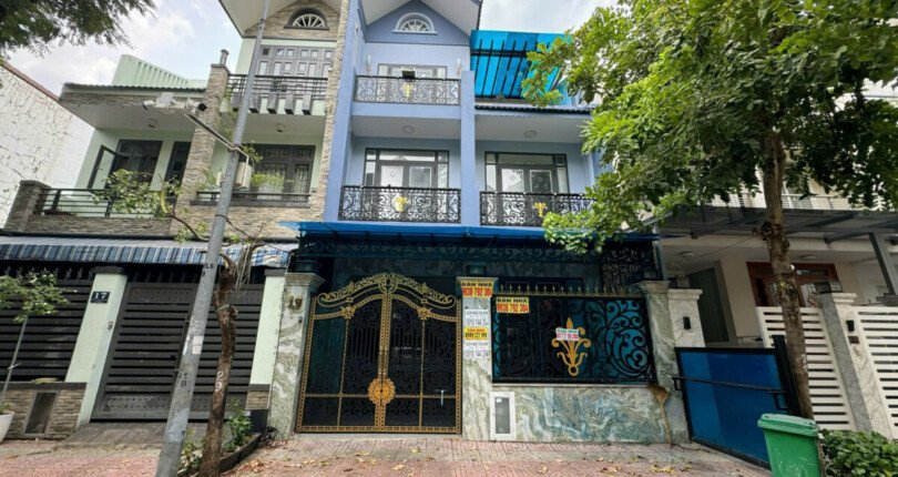 hinh anh mua ban nha nguyen can kdc ven song sadeco tan phong quan 7 810x430 - Bán nhà phố nguyên căn liền kề trường Rmit kdc Sadeco Ven Sông Tân Phong Quận 7 giá 22 tỷ