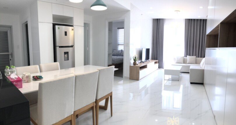 hinh anh phong khach can ho can ban 3 810x430 - Bán căn hộ 77m2, tầng cao chung cư Scenic Valley 2, giá 6.450 tỷ, nội thất đầy đủ, nhà đang có hợp đồng thuê.
