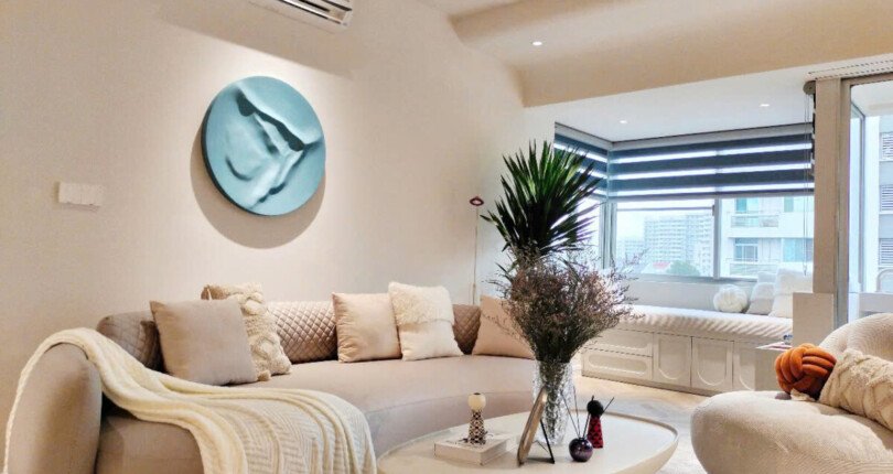 hinh anh phong khach can ho can ban gap 810x430 - Bán căn hộ chung cư Mỹ khánh, 118m2, giá 11,2 tỷ, nhà đẹp, nội thất mới 100%, xem nhà dễ.