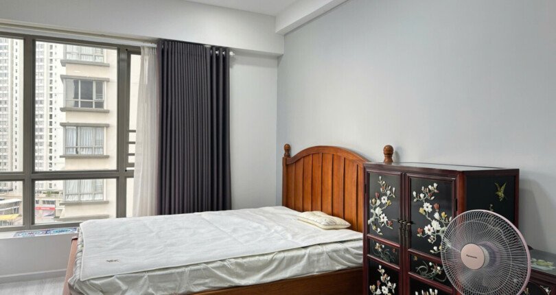 hinh anh phong ngu can ho can ban 1 810x430 - Bán căn hộ chung cư Hưng Phúc Happy Residences, 97m2, giá 7.8 tỷ, nội thất đầy đủ, xem nhà dễ.