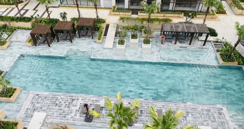 ho boi noi khu du an 810x430 - Giá mua bán căn hộ 2pn lầu cao block B chung cư Cardinal Court Quận 7 T5/2025