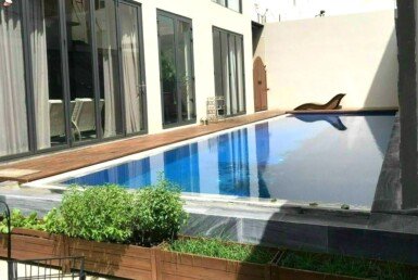 ho-boi-trong-nha-biet-thu-cho-thue