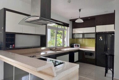 khogn-gian-bep-rong-rai