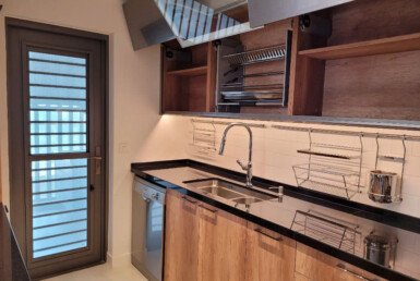 khong-gian-bep-rong-rai