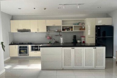 khong-gian-bep-rong-rai