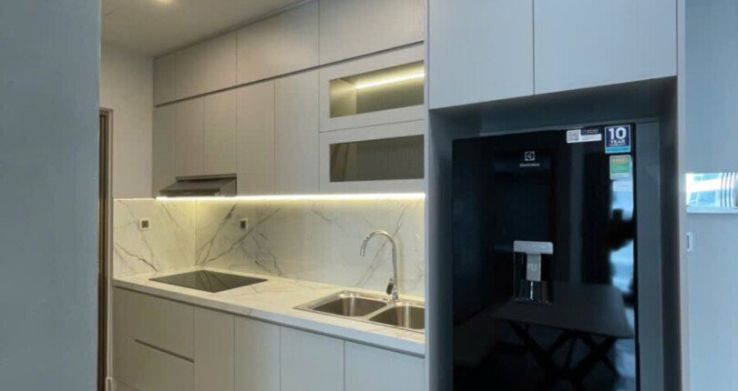 khong gian bep trong can ho ban 810x430 - Giá mua bán căn hộ 2pn block E chung cư The Peak Midtown M8 Quận 7 T5/2025