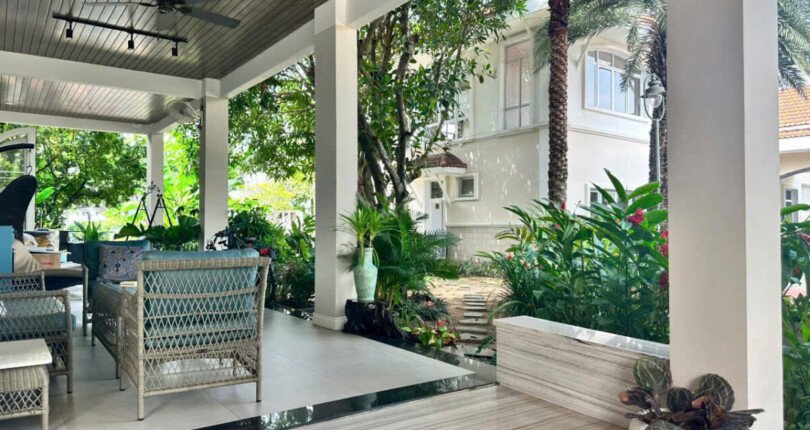 khong gian tang tret yen binh mat me 810x430 - Giá mua bán nhà Biệt thự nguyên căn Nội khu Chateau Quận 7 T5/2025