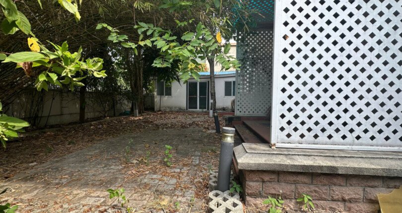 nha biet thu ban co san vuong rong rai 810x430 - Giá mua bán nhà Biệt thự căn góc ngay Cổng Tây kdc Phú Gia Quận 7 T6/2025