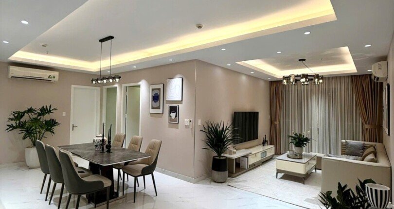 phong an va phong khach rong rai 810x430 - Bán gấp căn hộ 3pn Tháp B chung cư Scenic Valley 1, 133m2, view sông, giá 12,8 tỷ