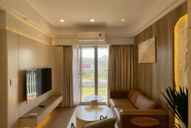 phong khach can ho ban 10 385x258 - Bán căn hộ chung cư Scenic Valley 1, 70m2, giá 6.4 tỷ, nội thất đầy đủ, nhà đang có hợp đồng thuê cao.