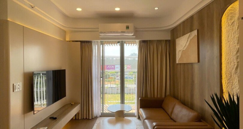 phong khach can ho ban 10 810x430 - Bán căn hộ chung cư Scenic Valley 1, 70m2, giá 6.4 tỷ, nội thất đầy đủ, nhà đang có hợp đồng thuê cao.