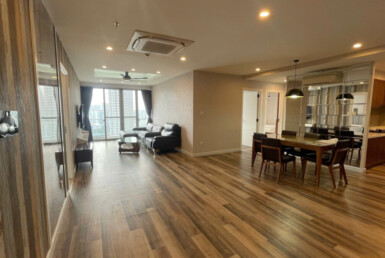 phong khach can ho ban 3 385x258 - Bán căn hộ 151m2 chung cư Scenic Valley 1, 03pn, giá 12,7 tỷ, đầy đủ nội thất, view sông.