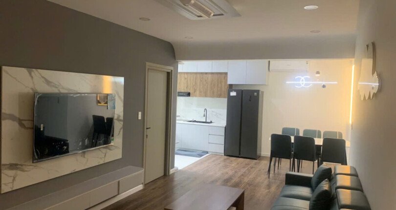 phong khach can ho ban 33 810x430 - Giá mua bán căn hộ 2pn block L chung cư Hưng Vượng 2 Quận 7 T5/2025