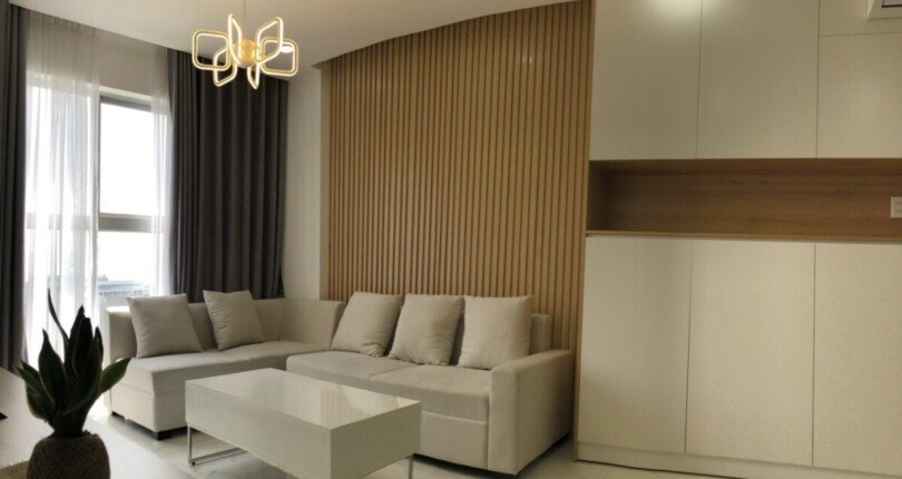 phong khach can ho ban 9 810x430 - Bán căn hộ 77m2, tầng cao chung cư Scenic Valley 2, giá 6.450 tỷ, nội thất đầy đủ, nhà đang có hợp đồng thuê.