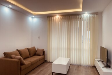 phong khach can ho cho thue 8 385x258 - Cho thuê nhanh căn hộ Central Garden , 140m2, giá 20tr/tháng, nhà mới , đầy đủ nội thất.