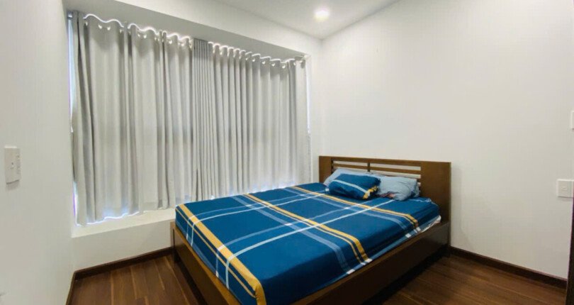 phong ngu can ho ban 22 810x430 - Bán căn hộ chung cư Scenic Valley 1, 70m2, lầu trung, giá 6.050 tỷ, nhà đẹp, nội thất căn hộ đầy đủ.