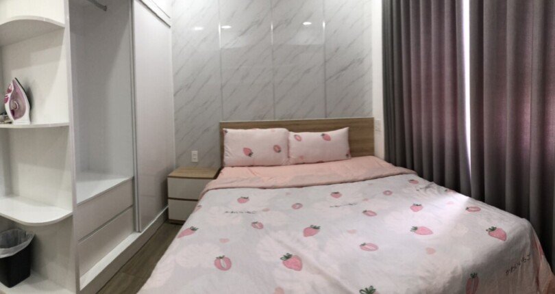 phong ngu can ho can ban 7 810x430 - Bán căn hộ 77m2, tầng cao chung cư Scenic Valley 2, giá 6.450 tỷ, nội thất đầy đủ, nhà đang có hợp đồng thuê.