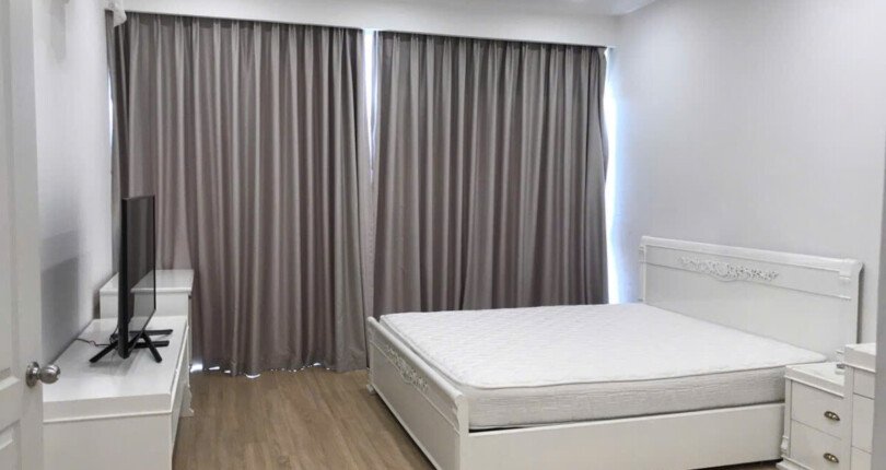 phong ngu can ho can ban gap 5 810x430 - Bán căn hộ chung cư Grand View C, diện tích 158m2, giá 15.8 tỷ, nhà đang có hợp đồng thuê lâu dài.