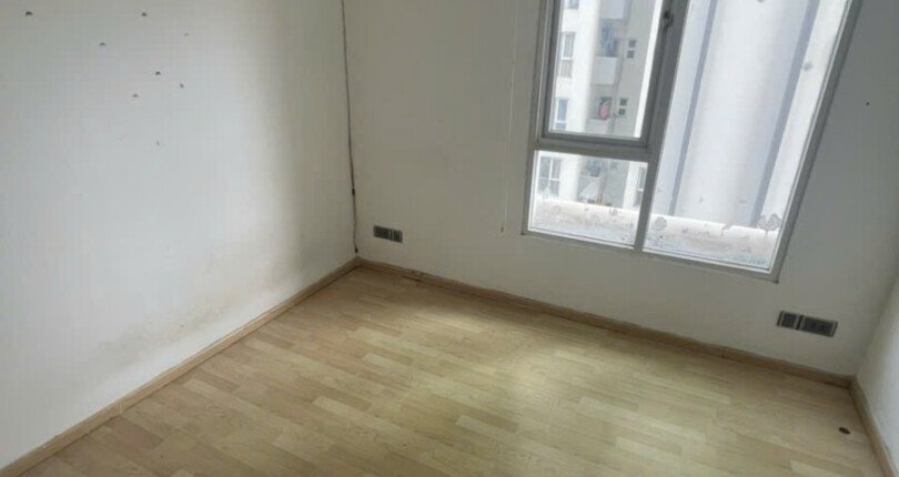 phong ngu hoan thien co ban 810x430 - Giá mua bán căn hộ 2pn block 3 chung cư Phú Mỹ đường Hoàng Quốc Việt Quận 7 T5/2025