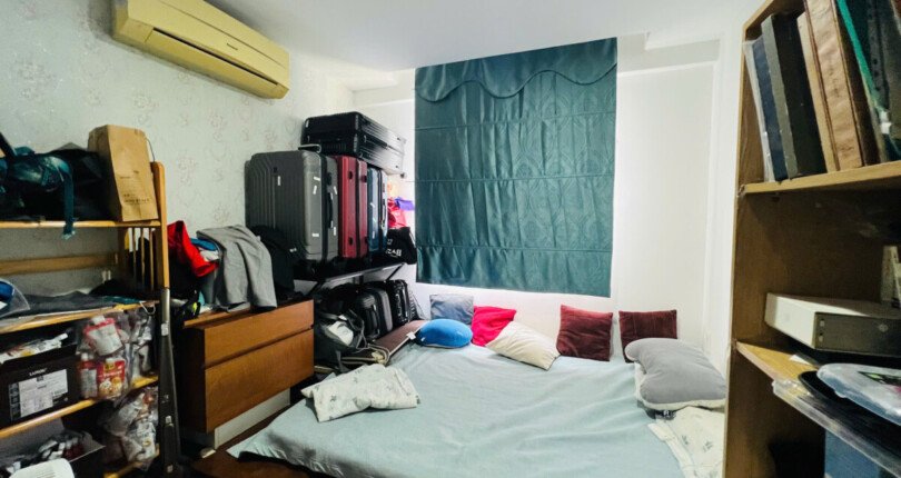 phong ngu nho trong can ho ban 1 810x430 - Giá mua bán căn hộ 2pn block G chung cư Scenic Valley 1 T5/2025